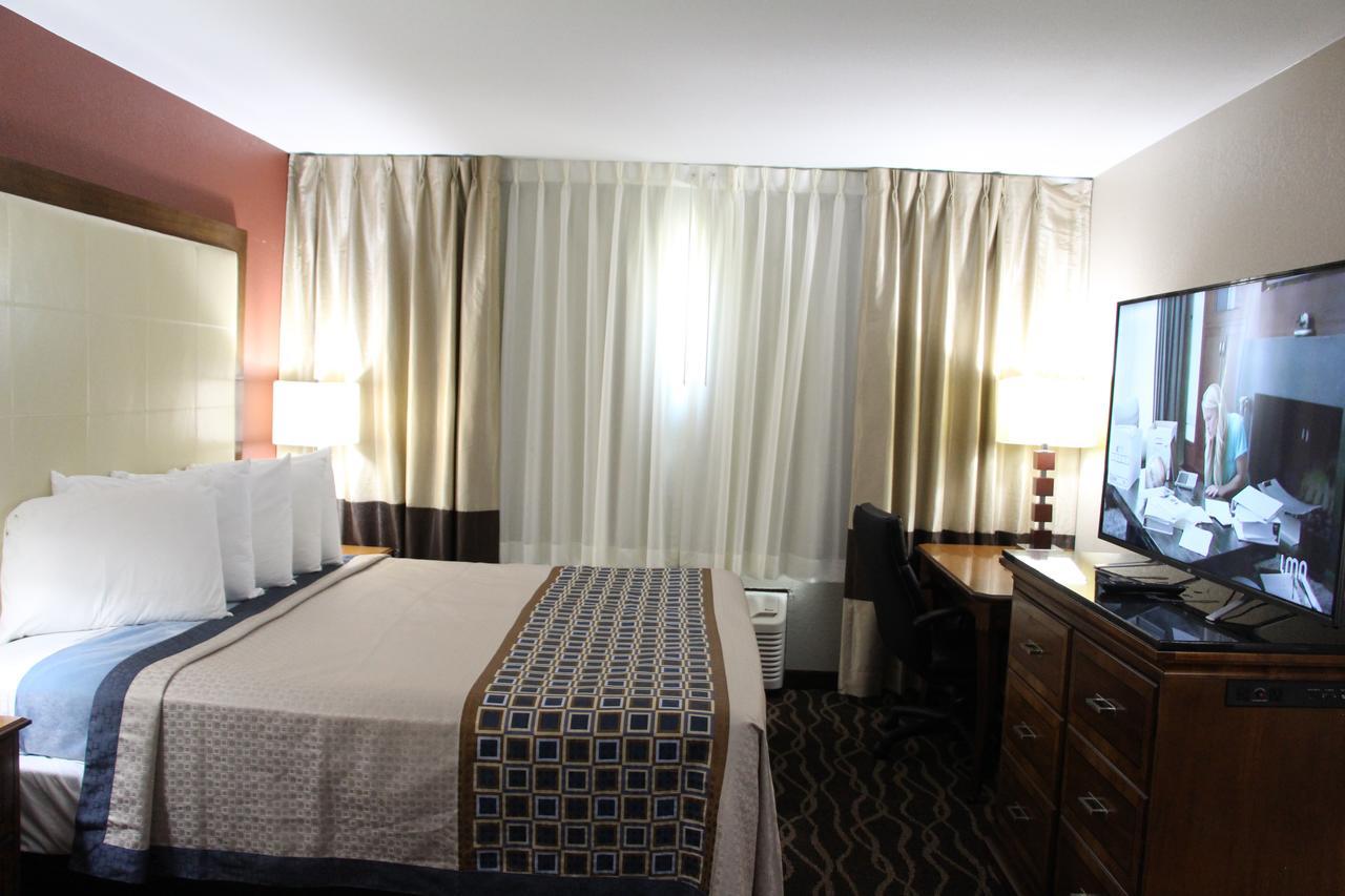 Westbridge Inn And Suites Centerville 외부 사진