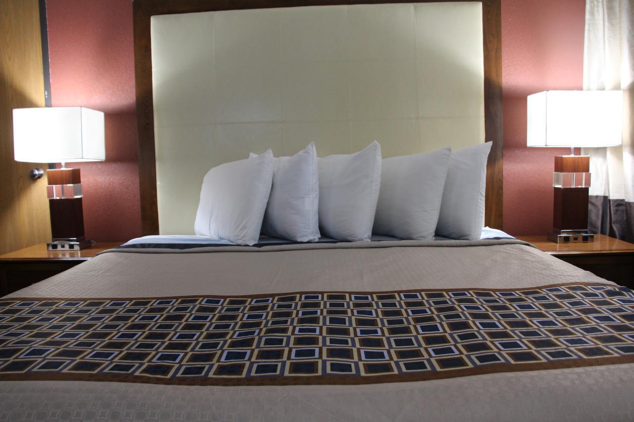 Westbridge Inn And Suites Centerville 외부 사진